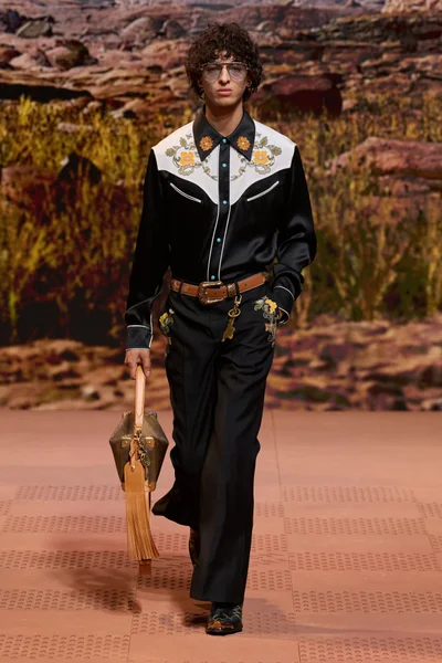 Look 34